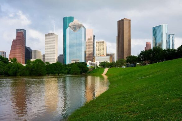 Airbnb Houston: Is It Worth Investing In?