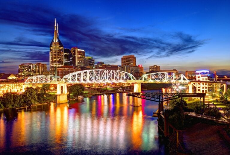 Skyline of downtown Nashville, Tennessee, USA.